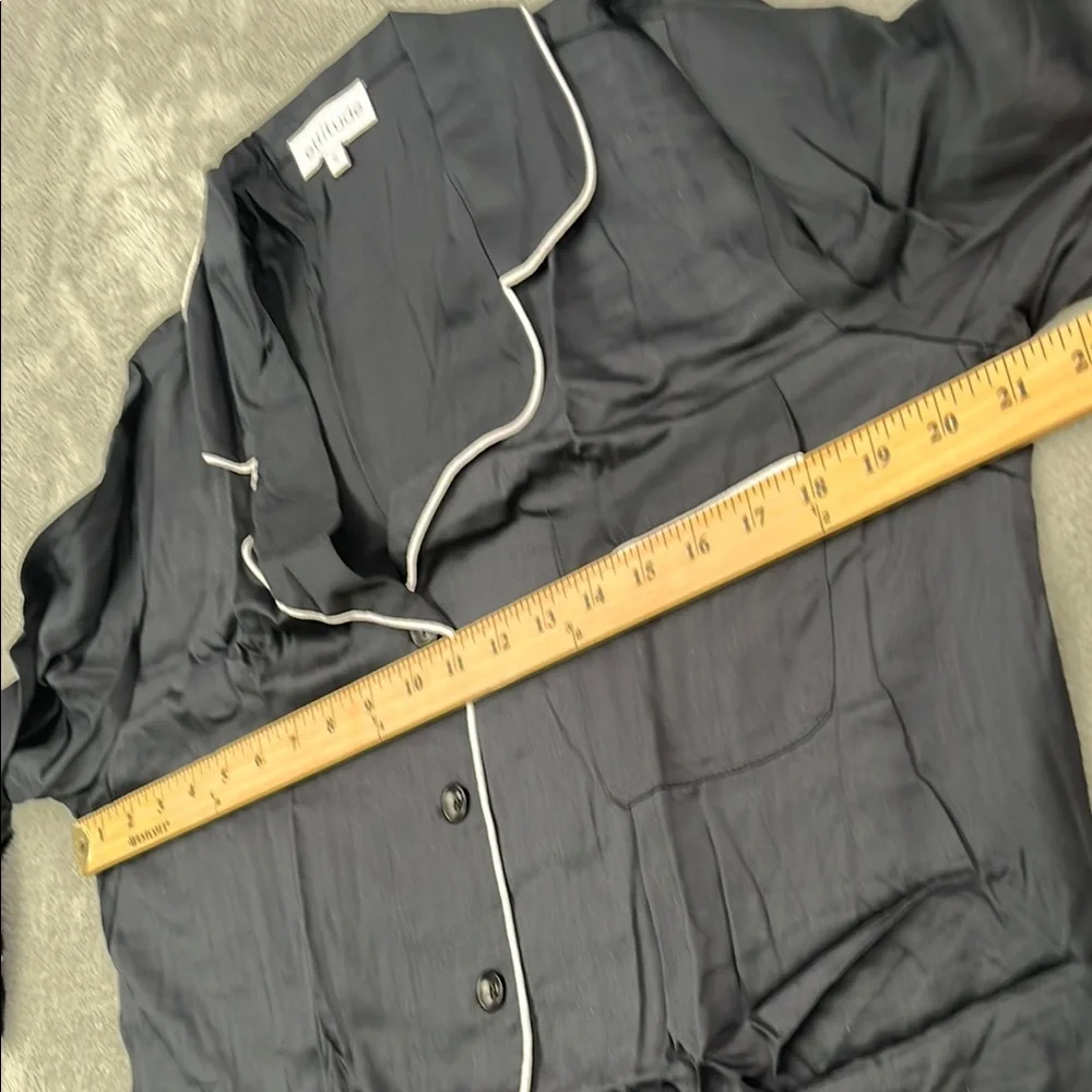 NEW‎ Ettitude S Onyx Black Pajama Long Sleeve Shirt Top with White Trim